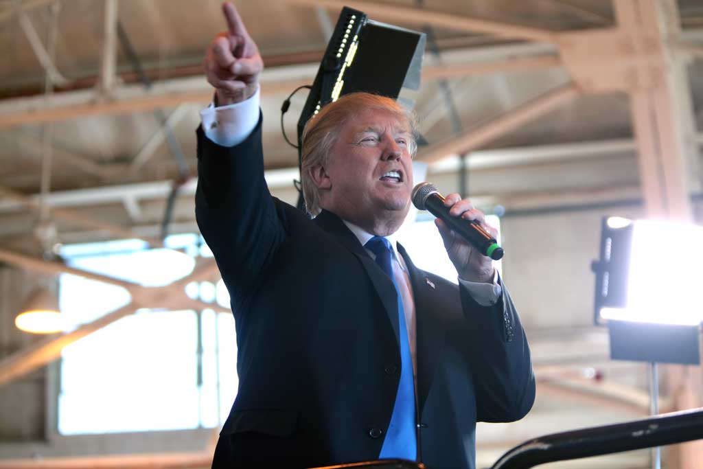 Donald Trump speaks in Mesa Arizona December 2015