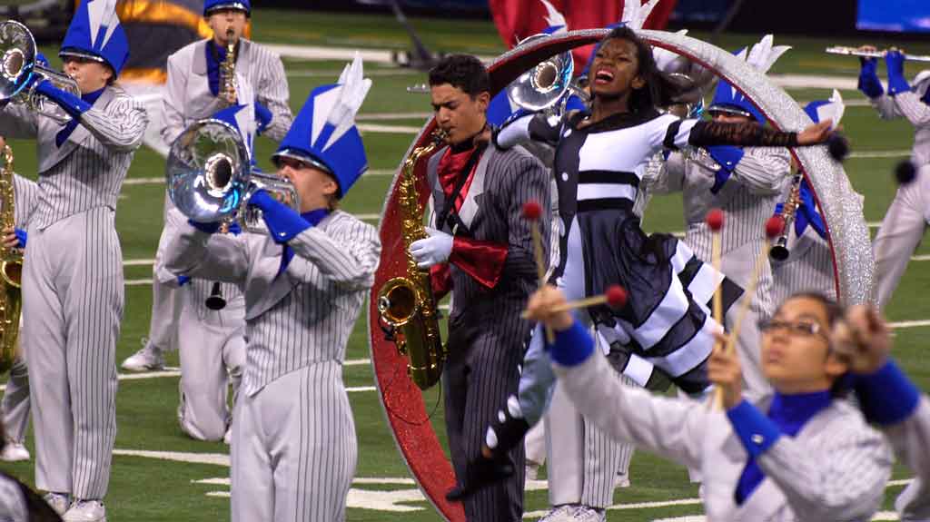 By polishing an abstract theme, Hebron seduces us