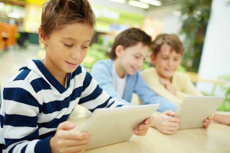 Digital divide leaves some 1-to-1 kids unconnected