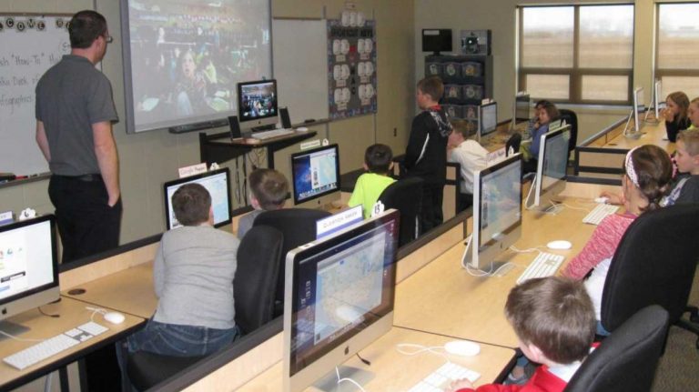 Tech helps a school in S.D. eliminate grade levels