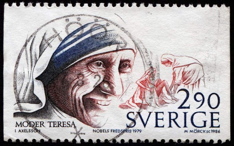 Pope Francis names Mother Teresa a saint