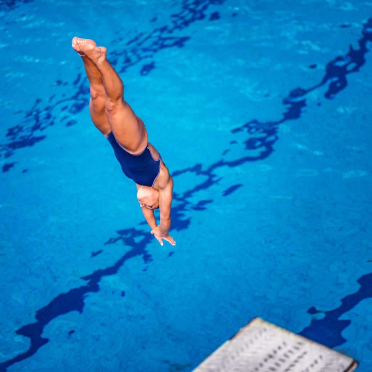 Divers put in what it takes in Fayetteville, Ark.