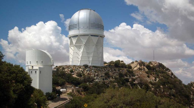 An observatory needs volunteers