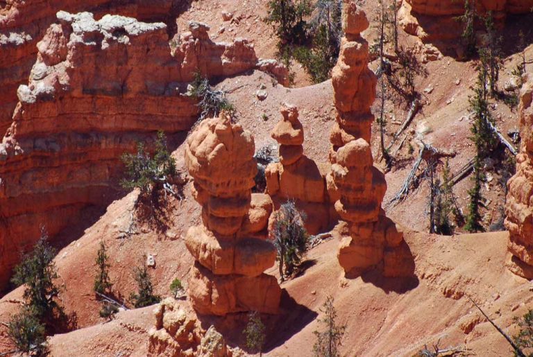 Fins, arches, and hoodoos in the Utah mountains