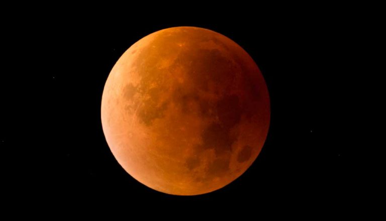 Total lunar eclipse occurs on Jan. 31