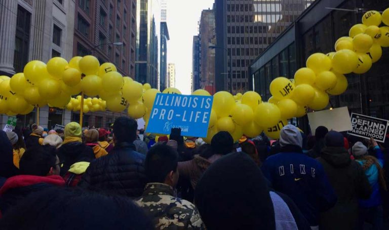Chicagoans march for life during shutdown