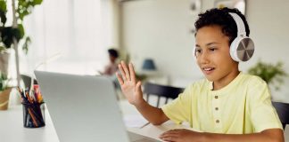 Chicago students petition for e-learning changes