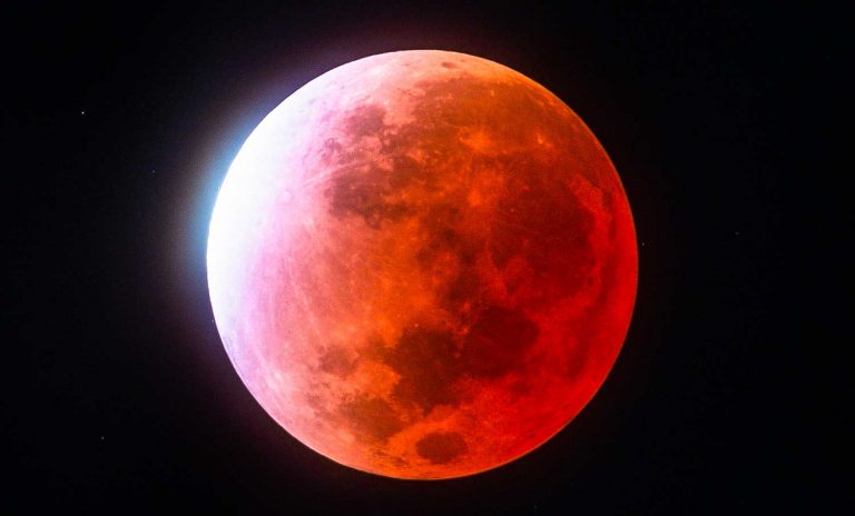A long partial lunar eclipse occurred this morning