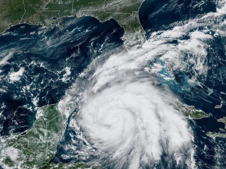Hurricane Ian closes schools in Florida