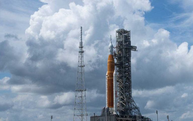 NASA plans to send humans back to the moon