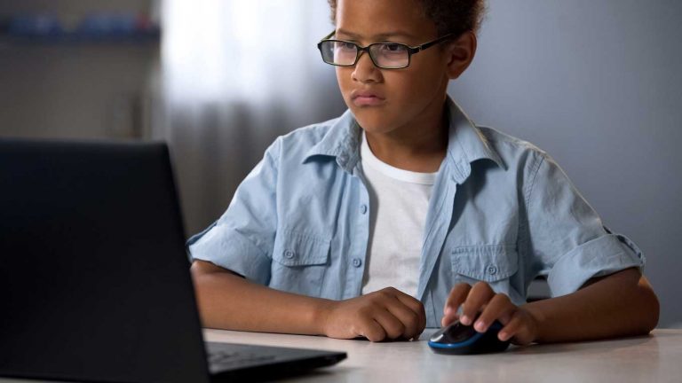 Illinois now requires lessons on media literacy