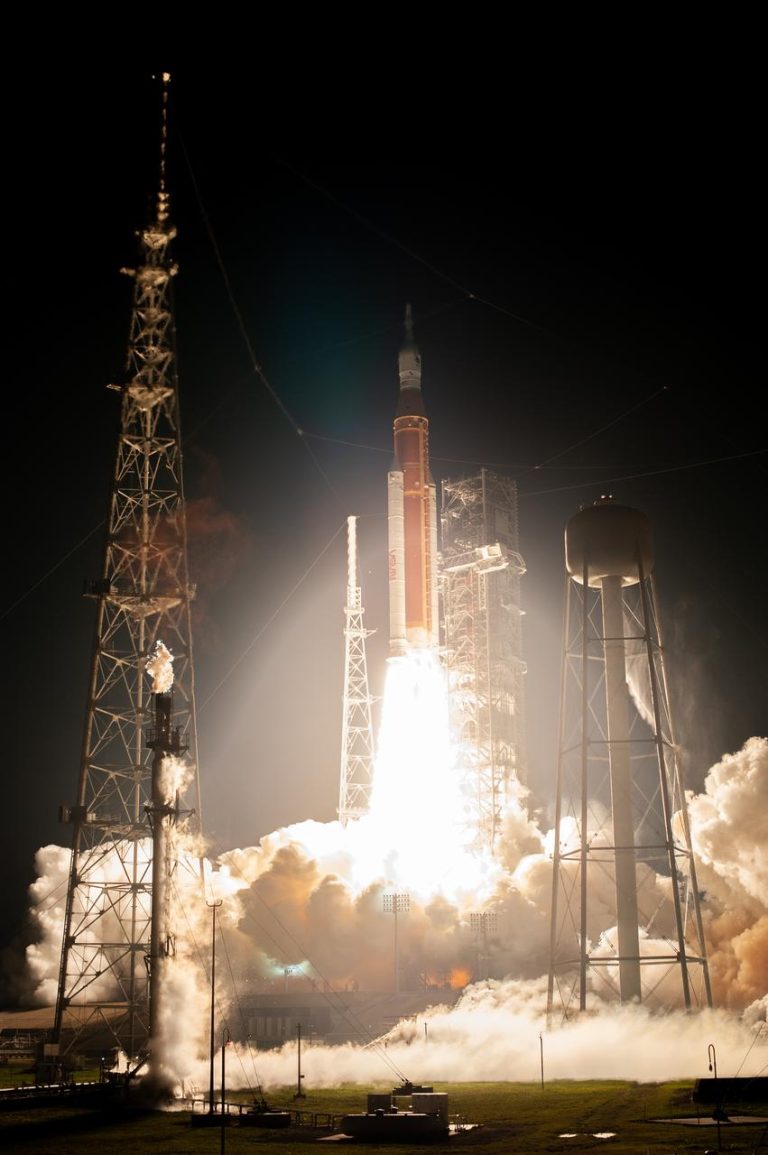 NASA launches Artemis I to the moon