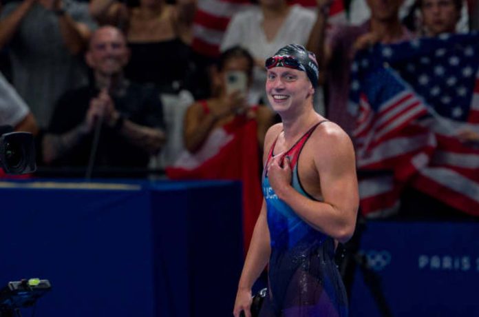 katie-ledecky-poolside