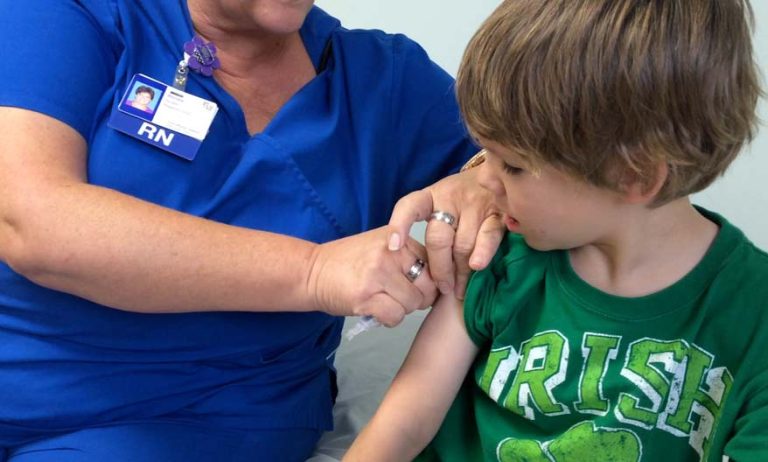 Trump says he’ll defund schools that require vaccines