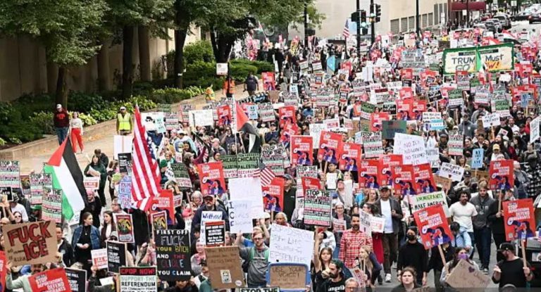 AP photos of Chicago’s ‘No Trump’ protests