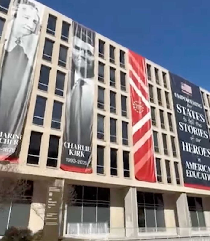 used-banners-america-250